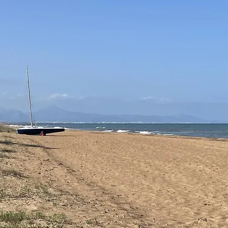 4 Personas, Amplias Terrazas Y 2oo Mt De La Playa Denia