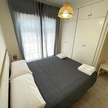 4 Personas Posibilidad De 5, 3 Camas Y Sofá Cama Apartamento Dénia